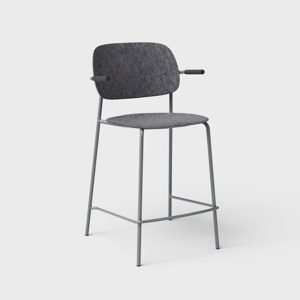 DeVorm_Hale_Counter_Stool_Armrests_Dark_grey_matala_baarituoli_01 - Edella