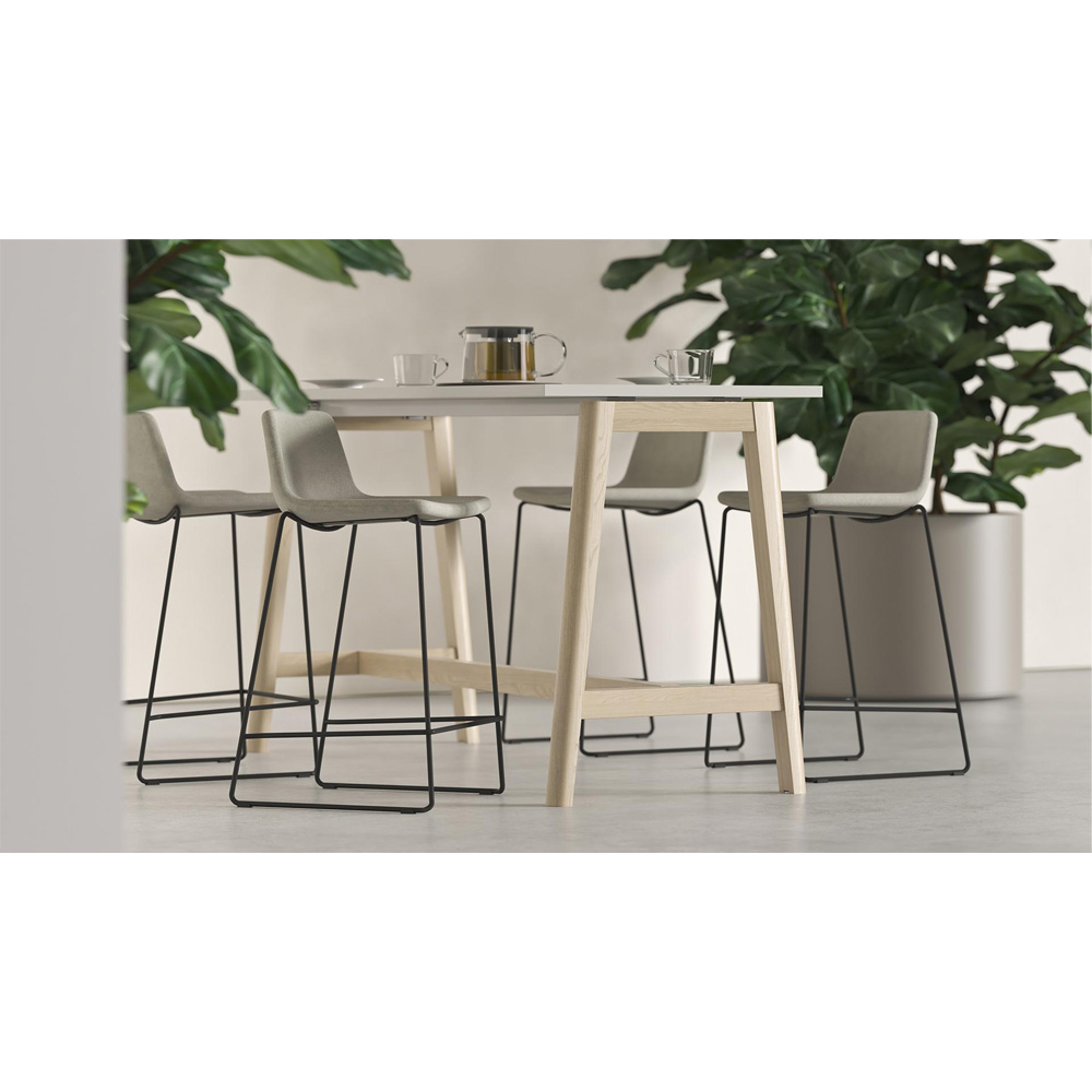Narbutas_Nova_Wood_Table_high_MFC_korkea_poyta_puujalat_03 - Edella