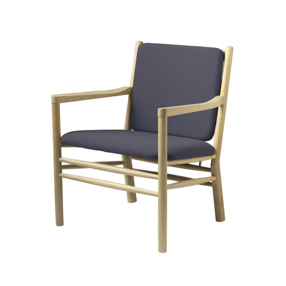 FDB_Möbler_J147_Oak_natural_tammi_nojatuoli_pinnatuoli_dark_blue_villa_01 - Edella