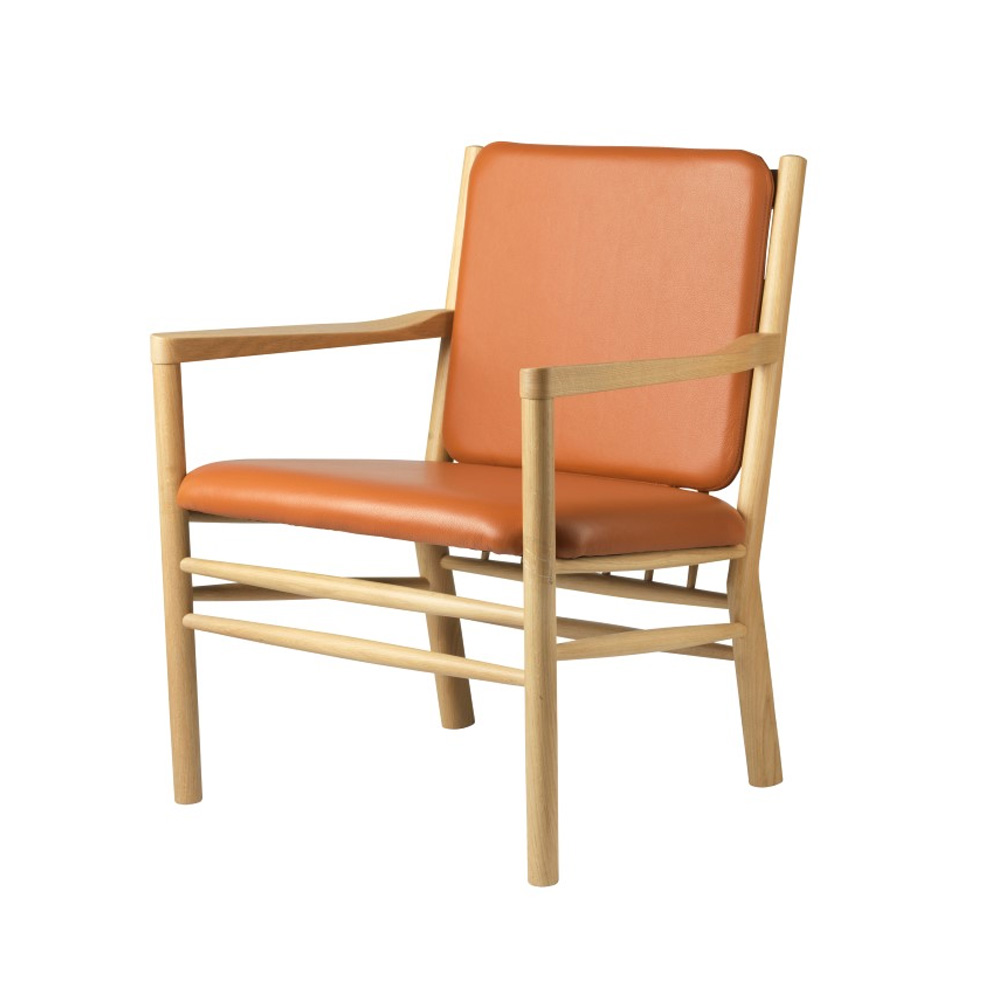 FDB_Möbler_J147_Oak_natural_tammi_nojatuoli_pinnatuoli_konjakki_nahka_01 - Edella