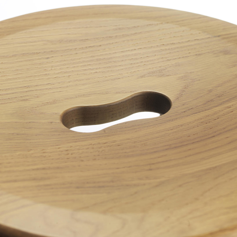 FDB_Möbler_J27C_lakattu_tammi_baarituoli_korkea_tuoli_puutuoli_04 - Edella