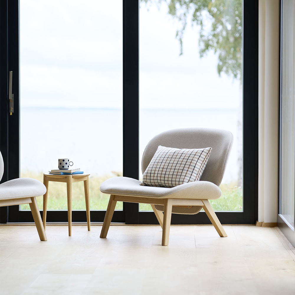 FDB_Möbler_L32_Suru_nojatuoli_Main_Line_Flax_Beige_tammi_06 - Edella