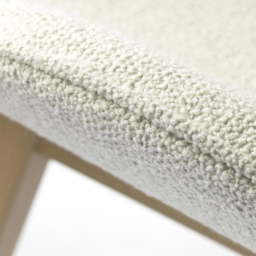FDB_Möbler_L32_Suru_nojatuoli_Monza_(Bouclé)_Light_beige_tammi_04 - Edella