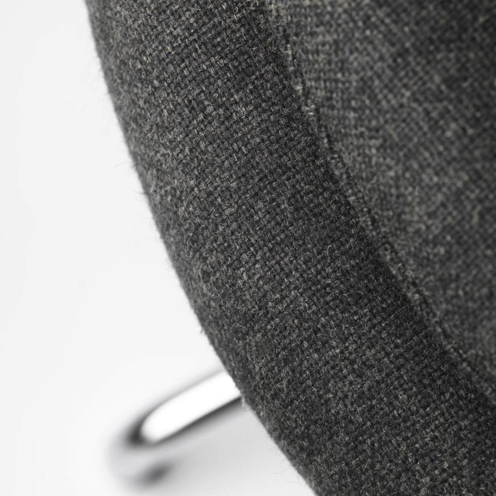 FDB_Möbler_L40_Bellamie_nojatuoli_Main_Line_Flax_Dark_grey_ristikko_04 - Edella