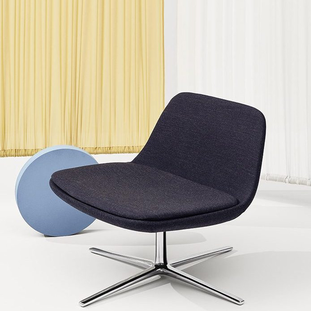 Infiniti_Pure_Loop_Lounge_verhoiltu_pyörivä_nojatuoli_loungetuoli_ristikkojalka_04 - Edella