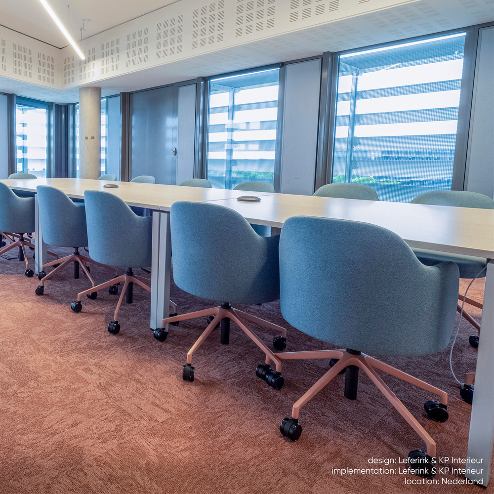 Bejot_Flos_FSKP5R_neuvottelutuoli_kokoustuoli_ristikkojalat_pyörillä_22 - Edella