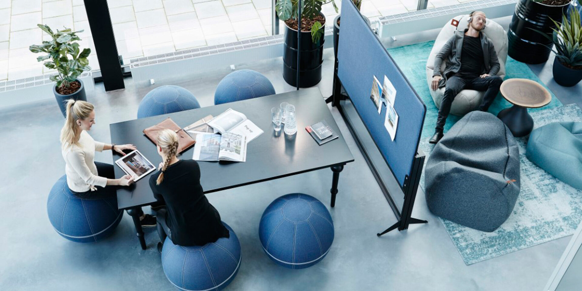 Gotessons_Office_Ballz_karusellikuva_01-1920x960-1 - Edella