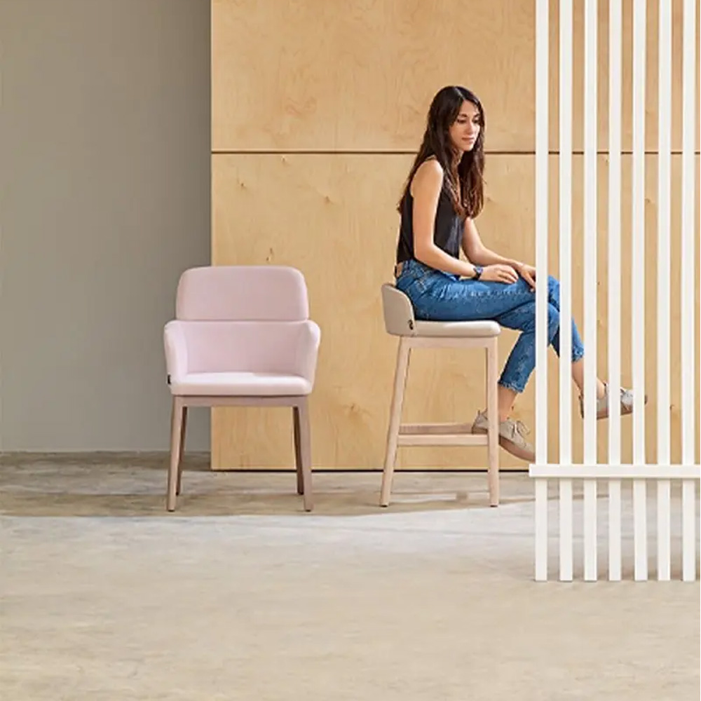 Capdell_Concord_523UM_neuvottelutuoli_ravintolatuoli_kokoustuoli_puujalat_06 - Edella