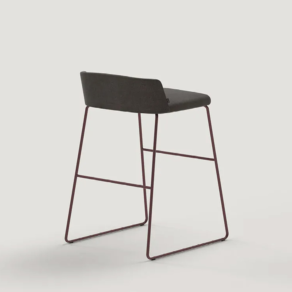 Capdell_Concord_529VH65_baarituoli_matala_tuoli_kelkkajalat_03 - Edella