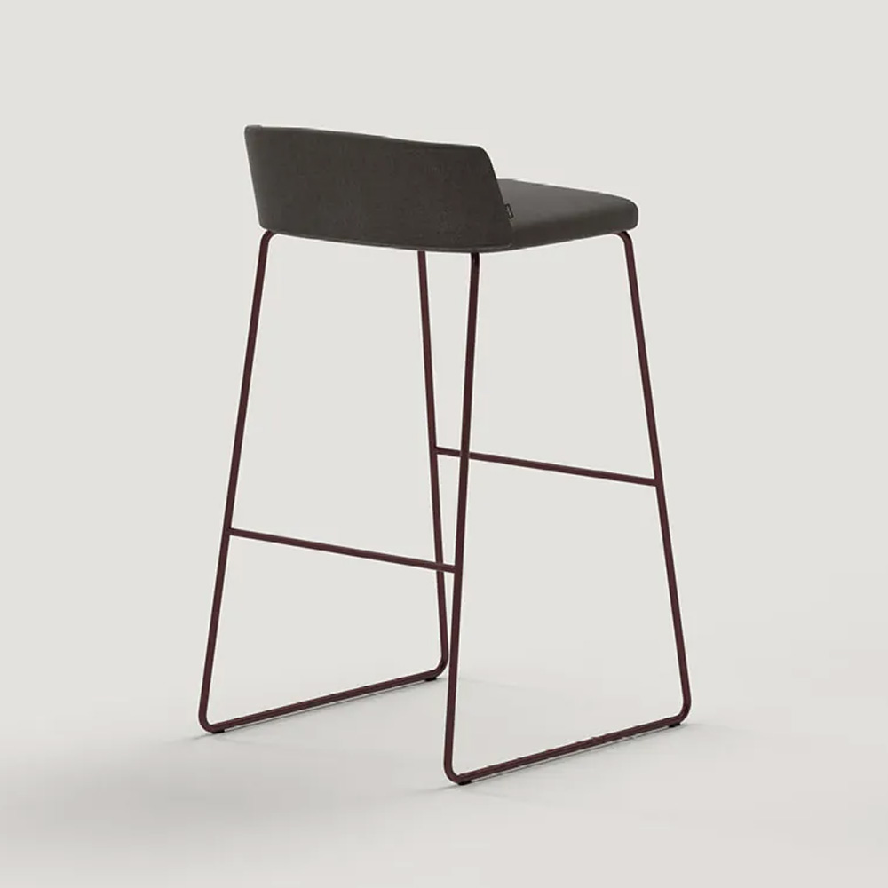 Capdell_Concord_529V_baarituoli_korkea_tuoli_kelkkajalat_04 - Edella