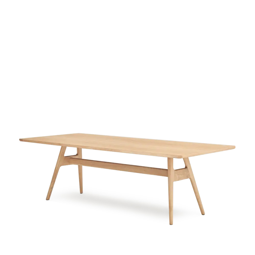 Capdell_Mesa_Atria_ruokapöytä_01 - Edella