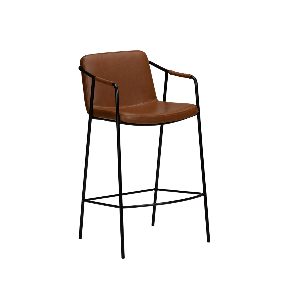 Danform_BOTO_COUNTER_STOOL_korkea_baarituoli_vintage_light_brown_art_leather_keinonahka_mustat_jalat_01 - Edella