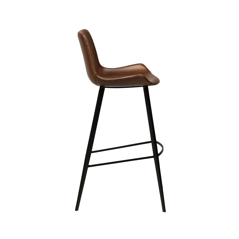 Danform_HYPE-BAR-STOOL_baarituoli_-vintage_cocoa_art_leather_w_black_metal_legs_05 - Edella