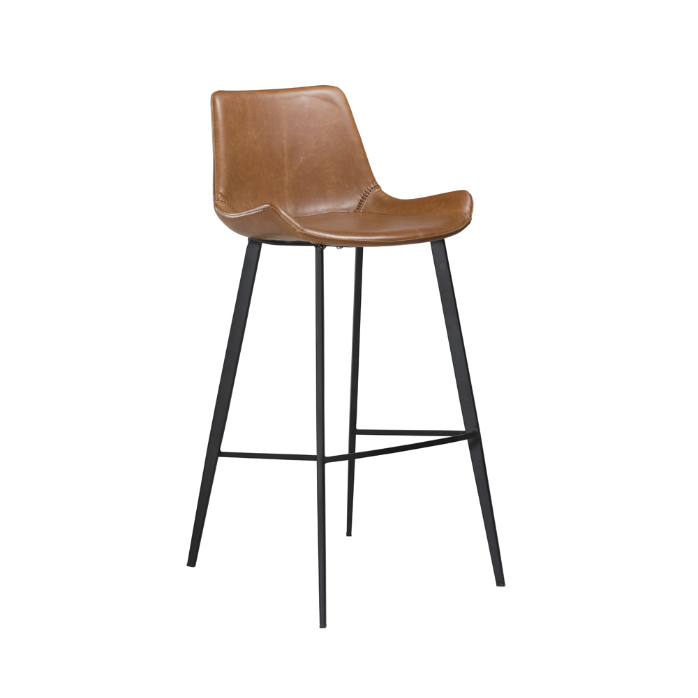 Danform_HYPE-BAR-STOOL_baarituoli_-vintage_light_brown_art_leather_w_black_metal_legs_01 - Edella