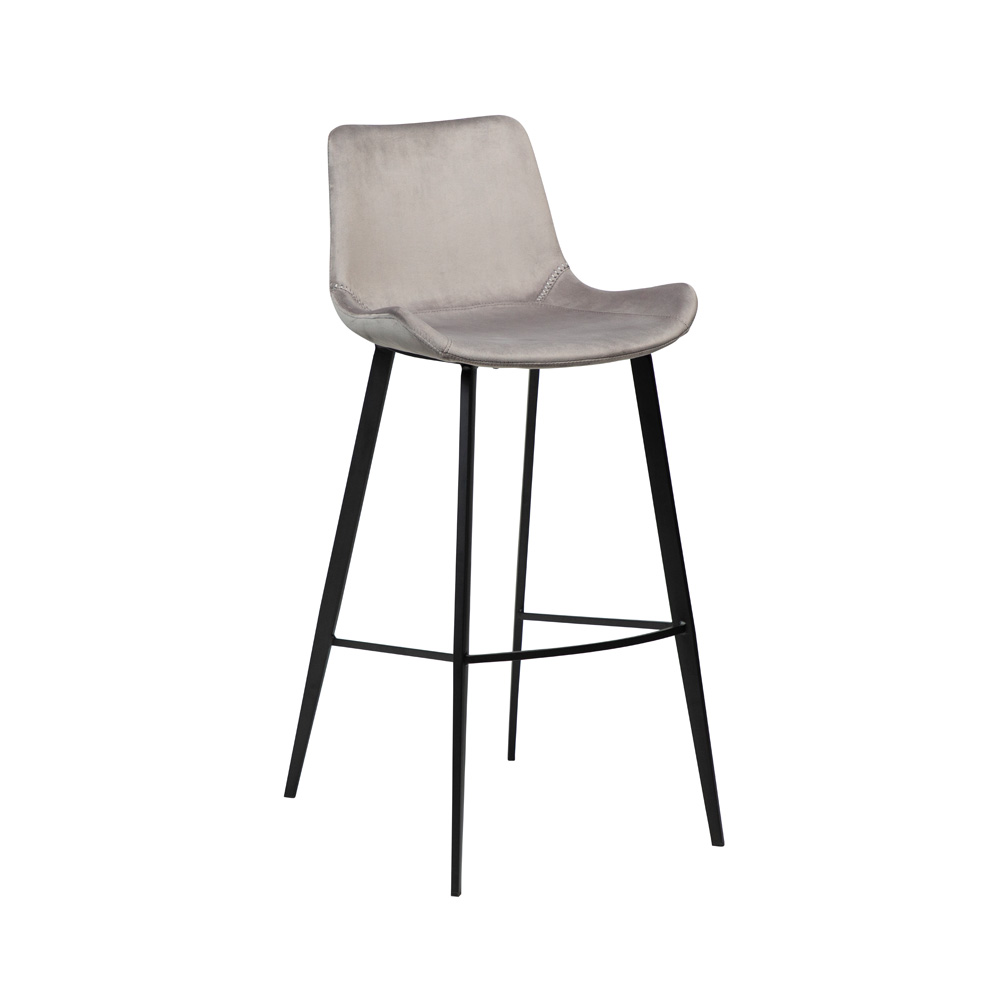 Danform_HYPE_BAR_STOOL_baarituoli_alu_velvet_w_black_legs_01 - Edella