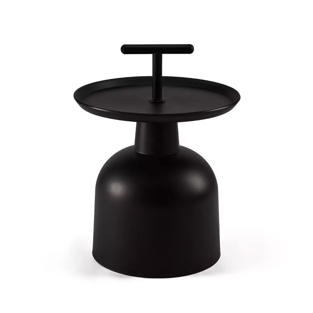 SELECTed_Torsion_pyöreä_sohvapöytä_sivupöytä_01 - Edella Black matte soap dispenser with a wide circular pump head on a rounded bottle base on a white background.
